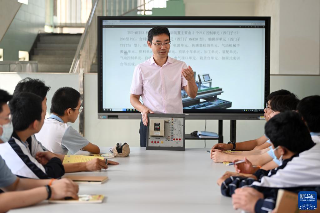 注册首存10元即送30元